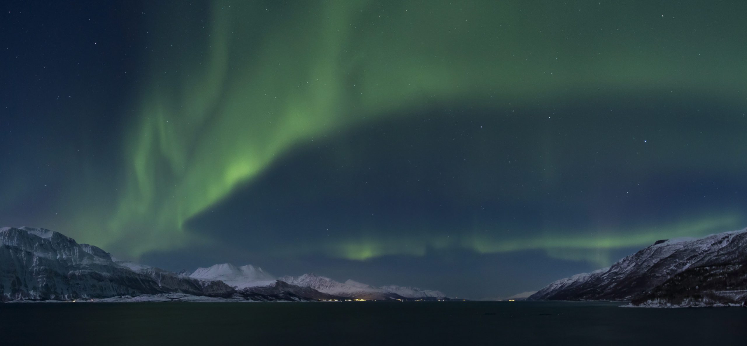 Image of green northern lights or aurora